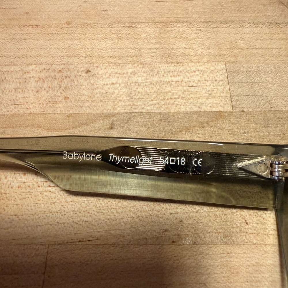 Ahlem Babylone Cat Eye glasses in color Thymelight - Picture 3 of 8